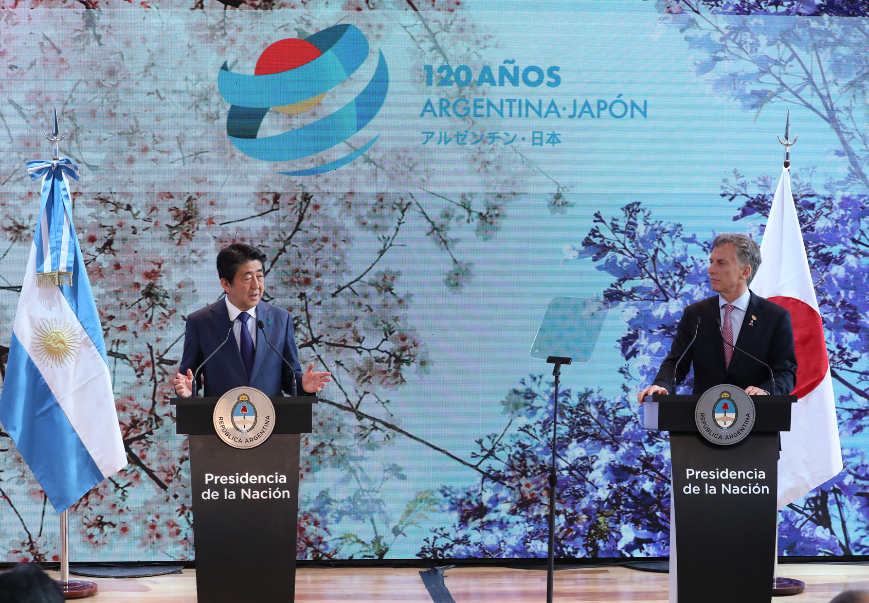 日・アルゼンチン外交関係樹立１２０周年閉幕式で挨拶する安倍総理２
